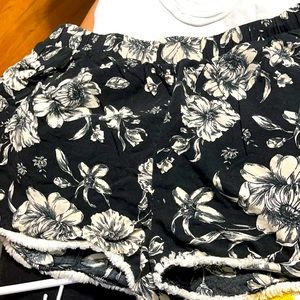 Women’s shortie short